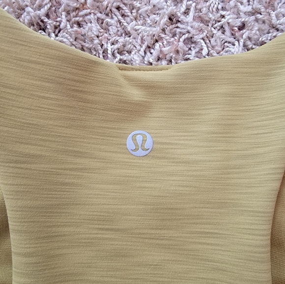 Lululemon cropped tank - Picture 3 of 5